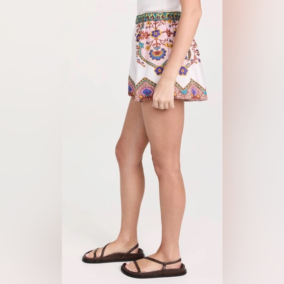 CLEOBELLA MALCOLM SHORTS, NWT Size M - Picture 3 of 3